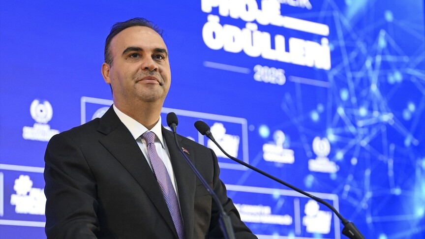 Bakan Kacır: Sanayide çalışılan saat başına üretim yılın ilk çeyreğinde yüzde 5,1 arttı