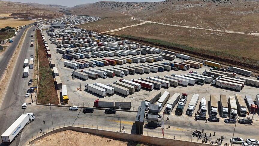 Cilvegözü Sınır Kapısı'ndaki yeni tır parkı hizmete girdi