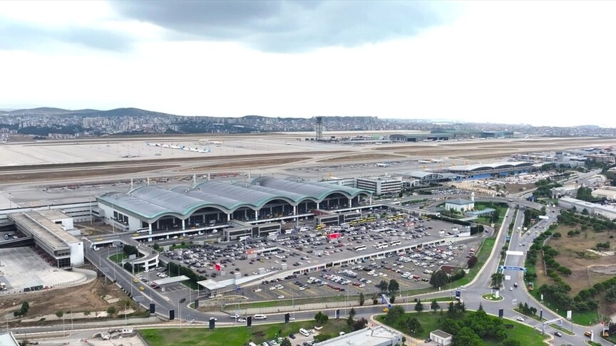 Sabiha Gökçen'de tüm zamanların günlük yolcu ve uçuş rekoru kırıldı