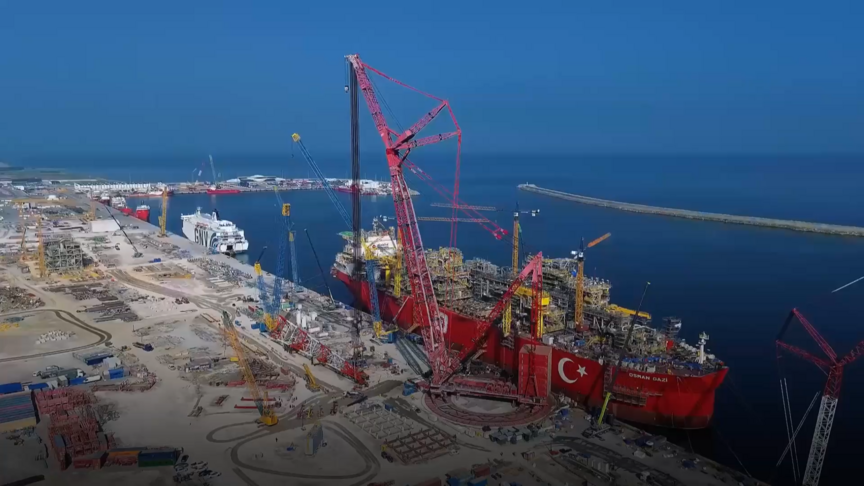 Osman Gazi Yüzer Üretim Platformu'nda alev kulesi montajı tamamlandı