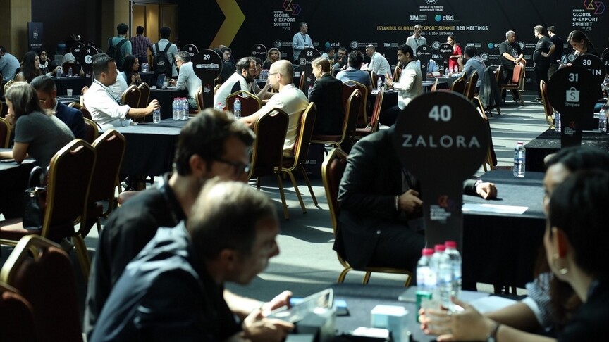 İstanbul'daki Küresel E-İhracat Zirvesi'nde 1,4 Milyar Dolarlık Ticaret Potansiyeli Konuşuldu